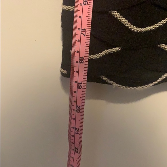 Black skirt - Picture 3 of 3